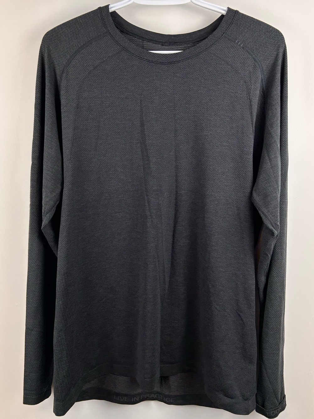 Lululemon Live In Practice Long Sleeve Shirt Men’s Large Deep Grey Athletic Top